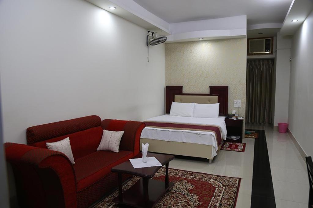 Hotel City Plaza Jessore Extérieur photo
