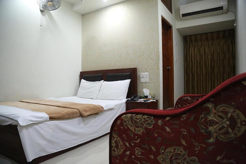 Hotel City Plaza Jessore Extérieur photo