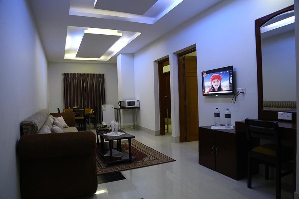 Hotel City Plaza Jessore Extérieur photo