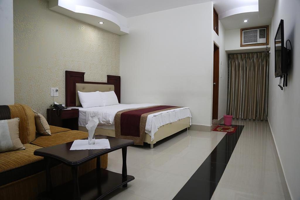 Hotel City Plaza Jessore Extérieur photo