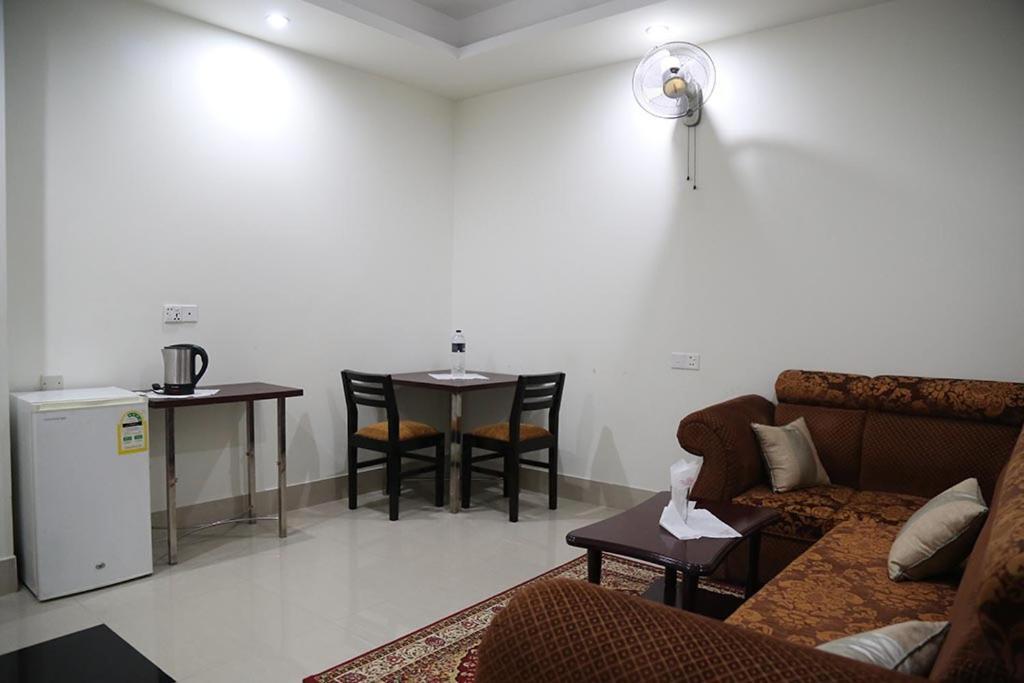 Hotel City Plaza Jessore Extérieur photo
